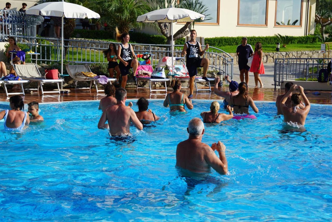 Hotel Scoglio Del Leone Zambrone Esterno foto