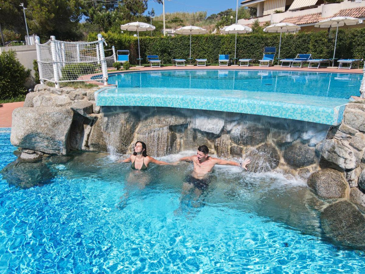 Hotel Scoglio Del Leone Zambrone Esterno foto