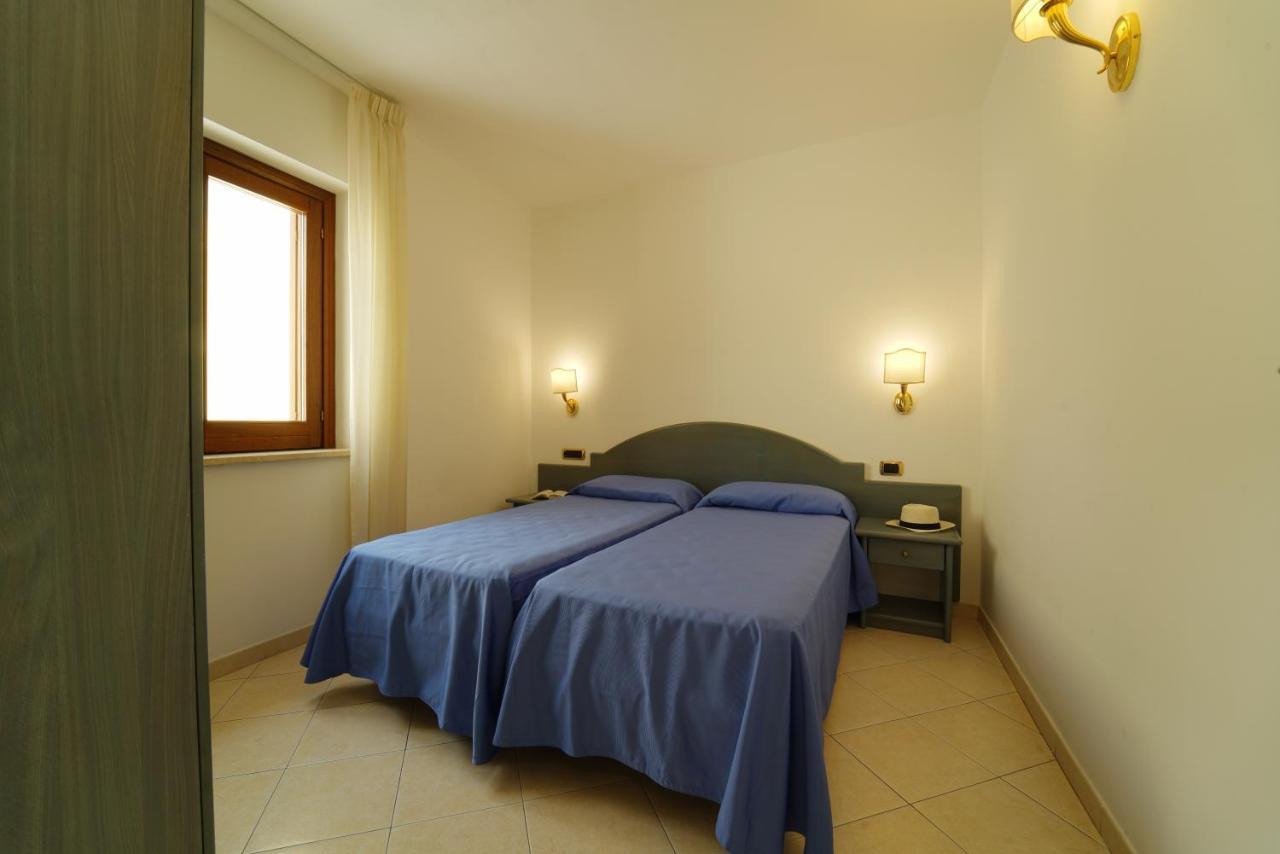 Hotel Scoglio Del Leone Zambrone Esterno foto