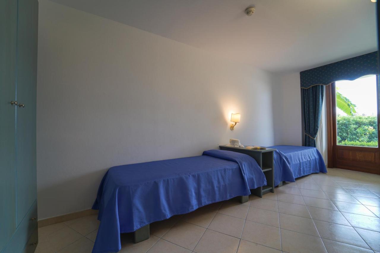 Hotel Scoglio Del Leone Zambrone Esterno foto