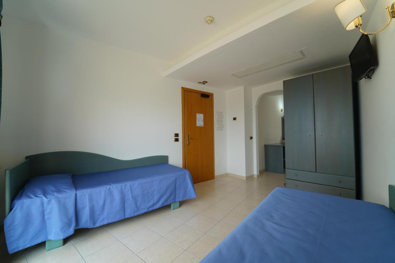 Hotel Scoglio Del Leone Zambrone Esterno foto