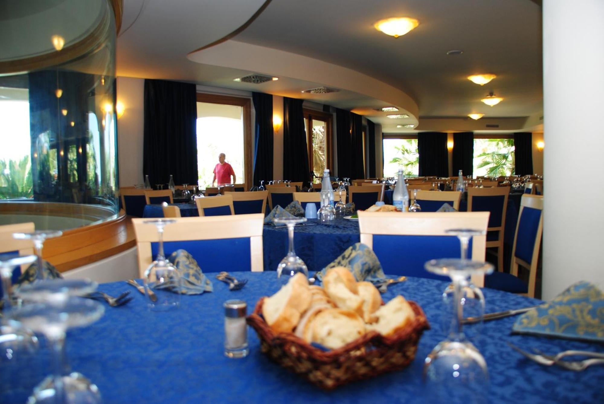 Hotel Scoglio Del Leone Zambrone Esterno foto