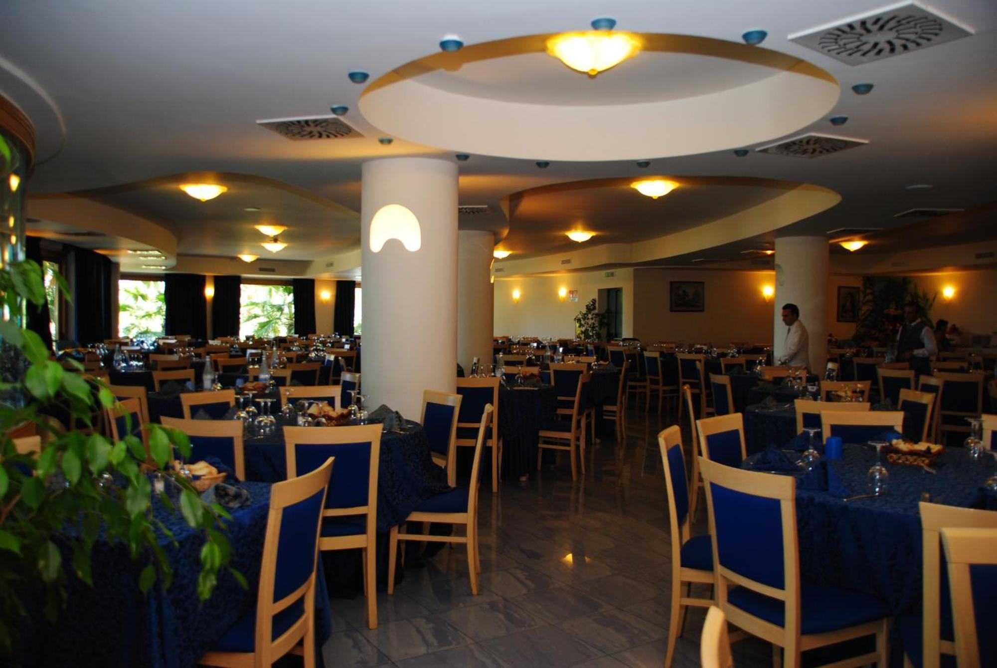 Hotel Scoglio Del Leone Zambrone Esterno foto