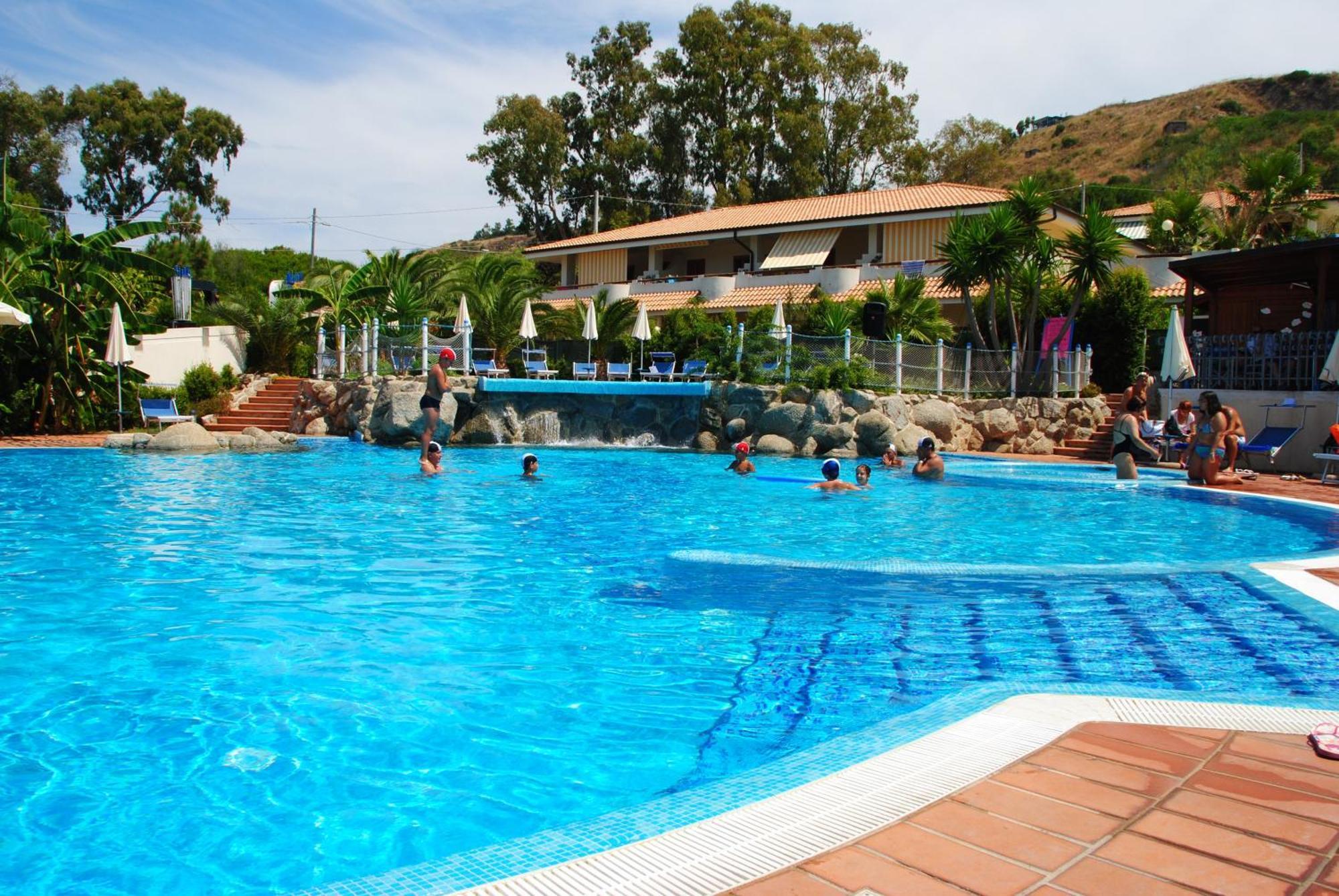 Hotel Scoglio Del Leone Zambrone Esterno foto