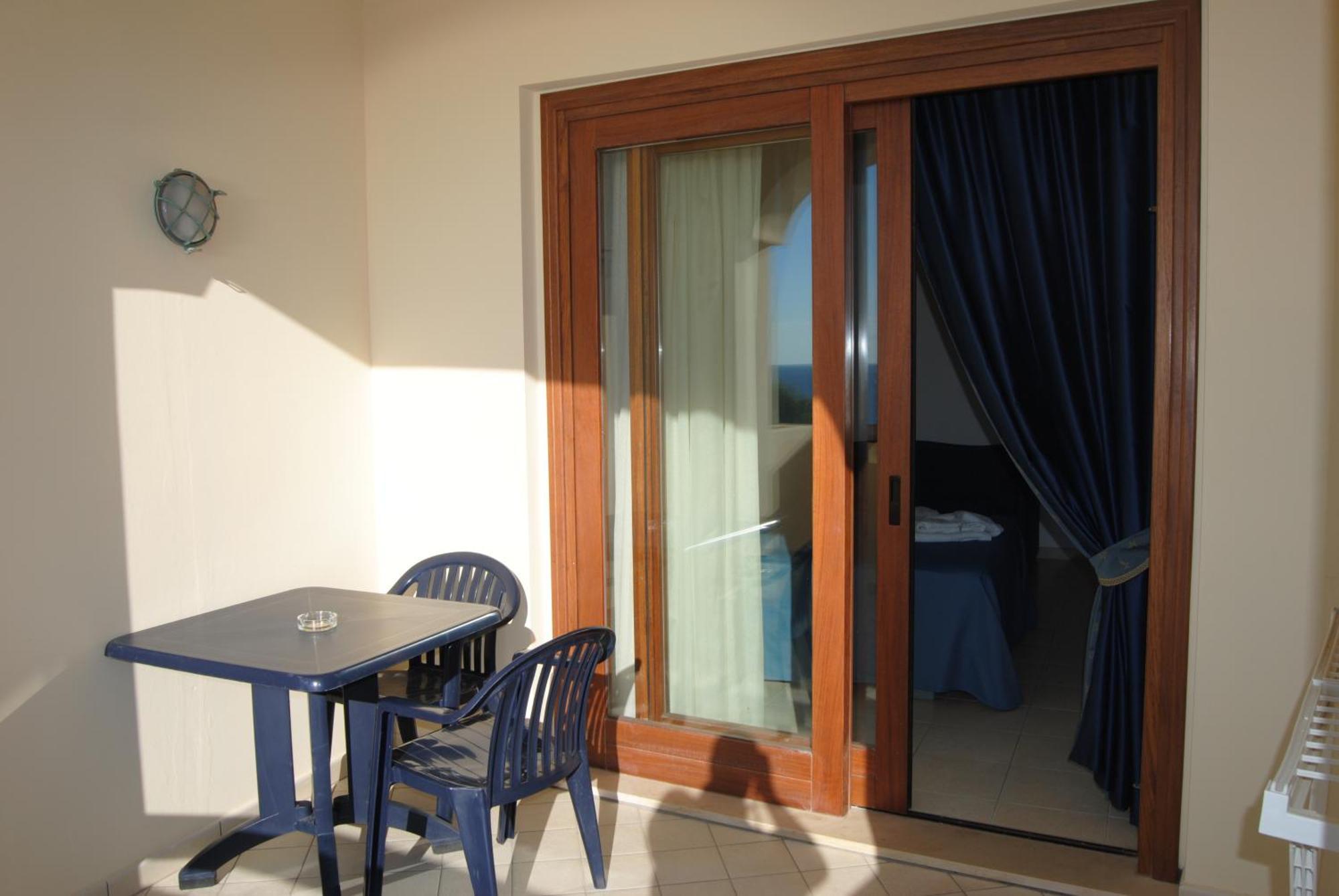 Hotel Scoglio Del Leone Zambrone Esterno foto