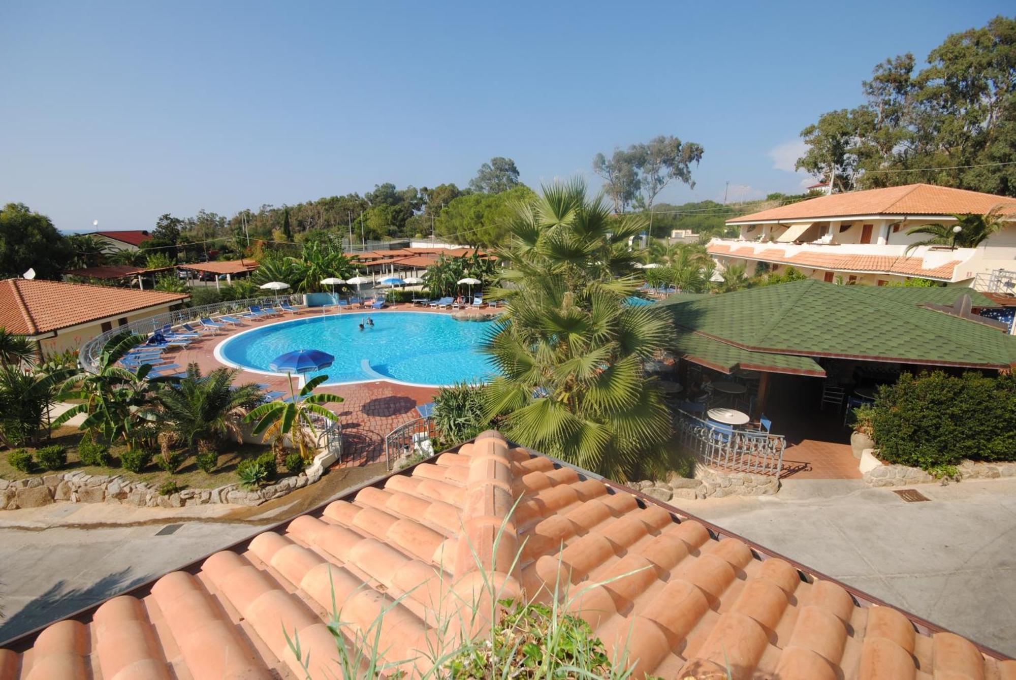 Hotel Scoglio Del Leone Zambrone Esterno foto