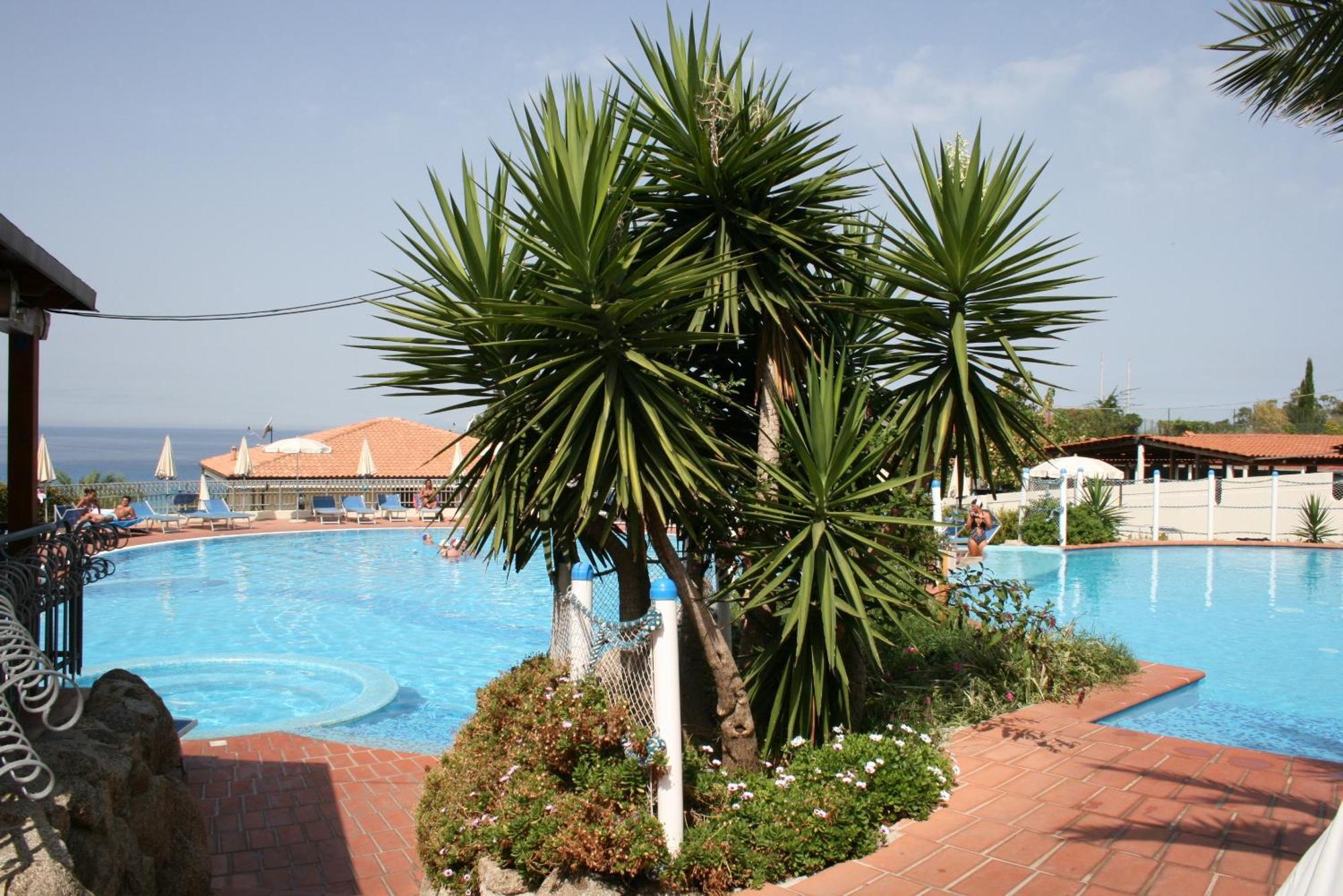 Hotel Scoglio Del Leone Zambrone Esterno foto