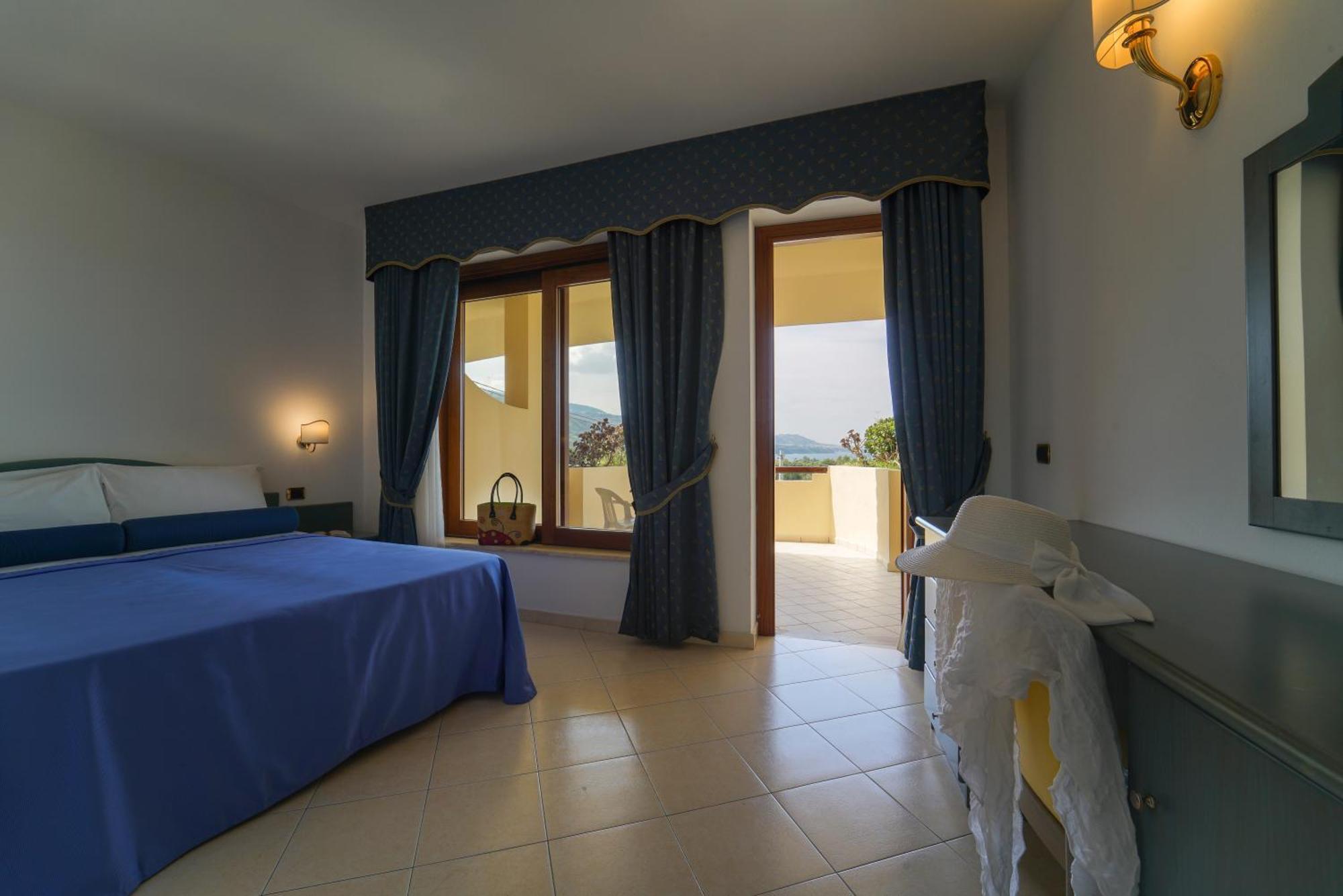 Hotel Scoglio Del Leone Zambrone Esterno foto