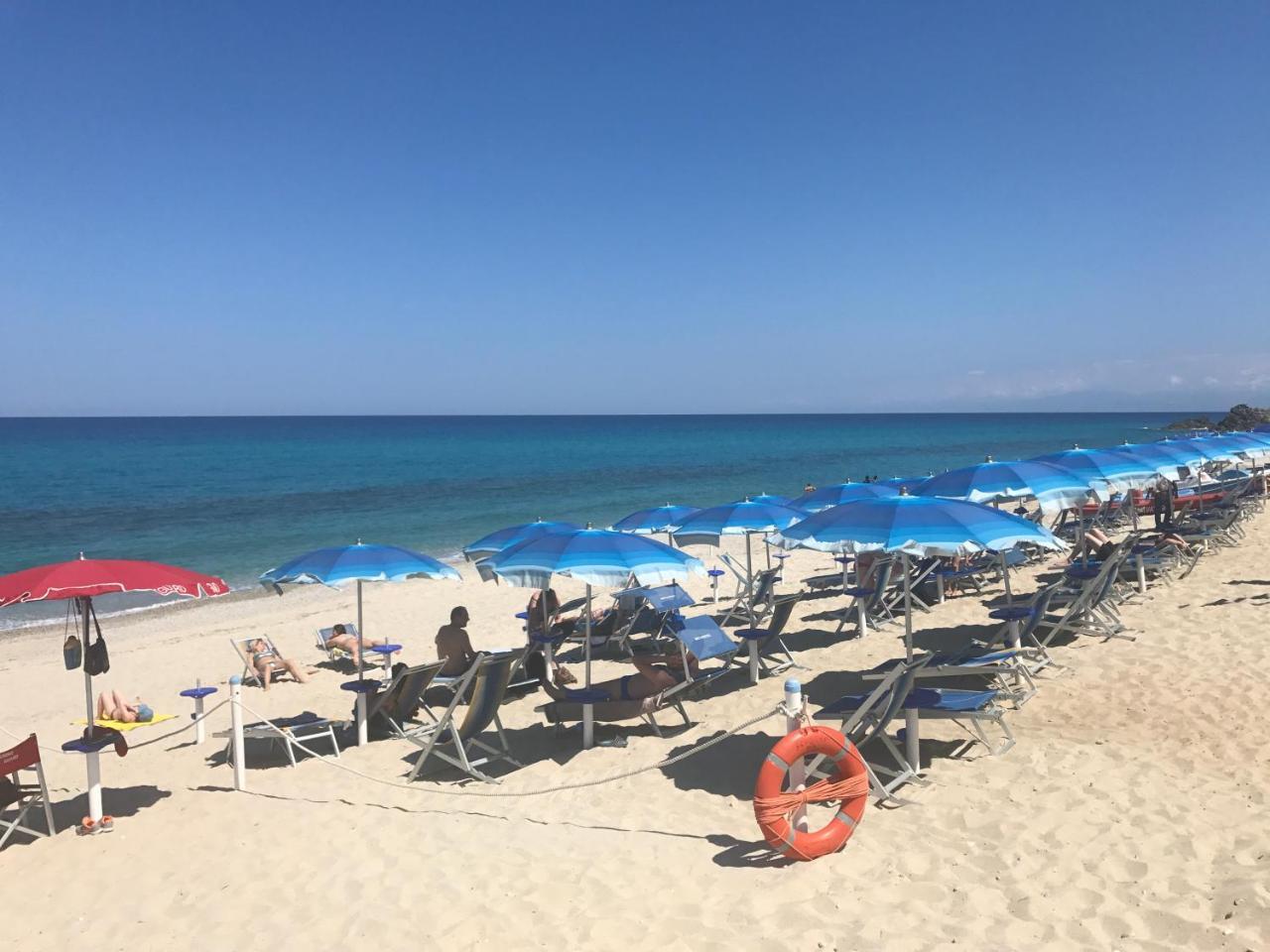 Hotel Scoglio Del Leone Zambrone Esterno foto