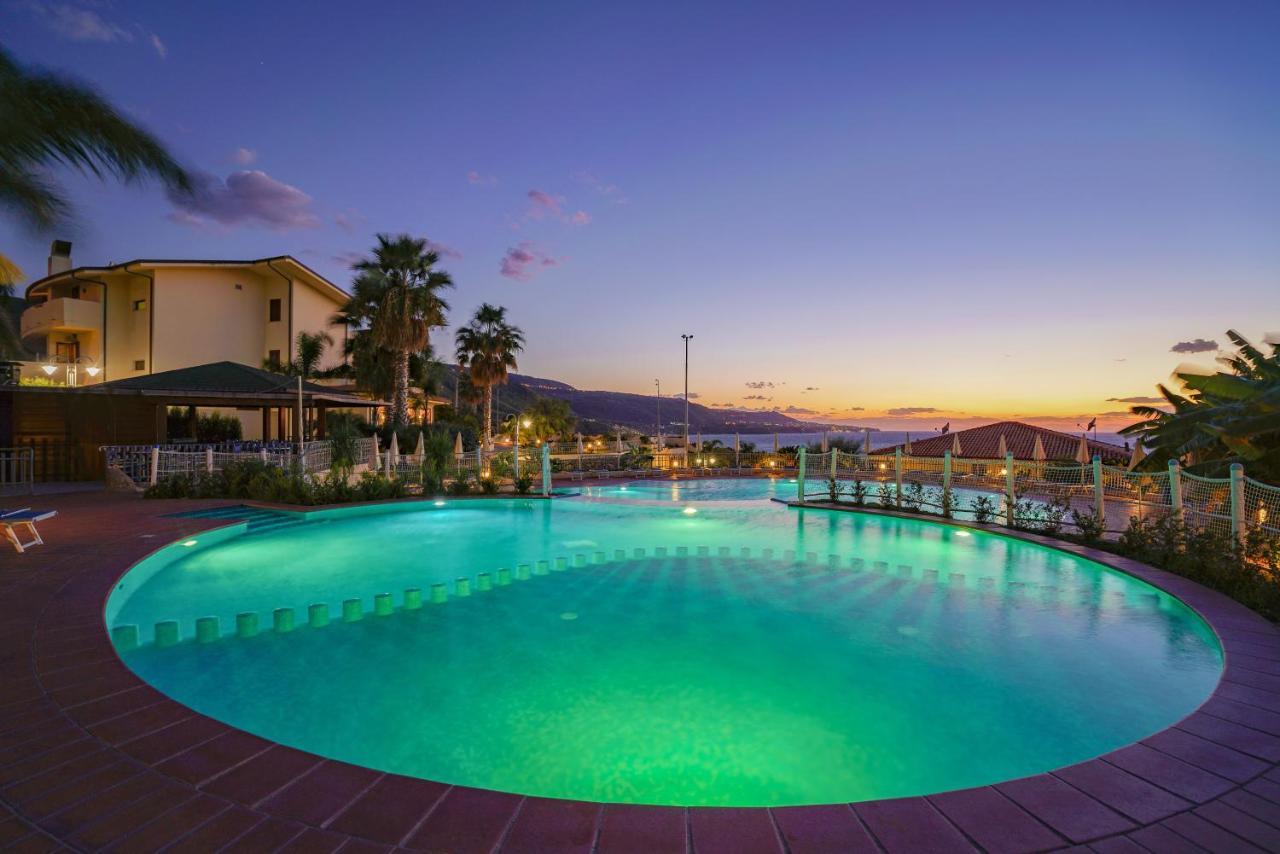 Hotel Scoglio Del Leone Zambrone Esterno foto